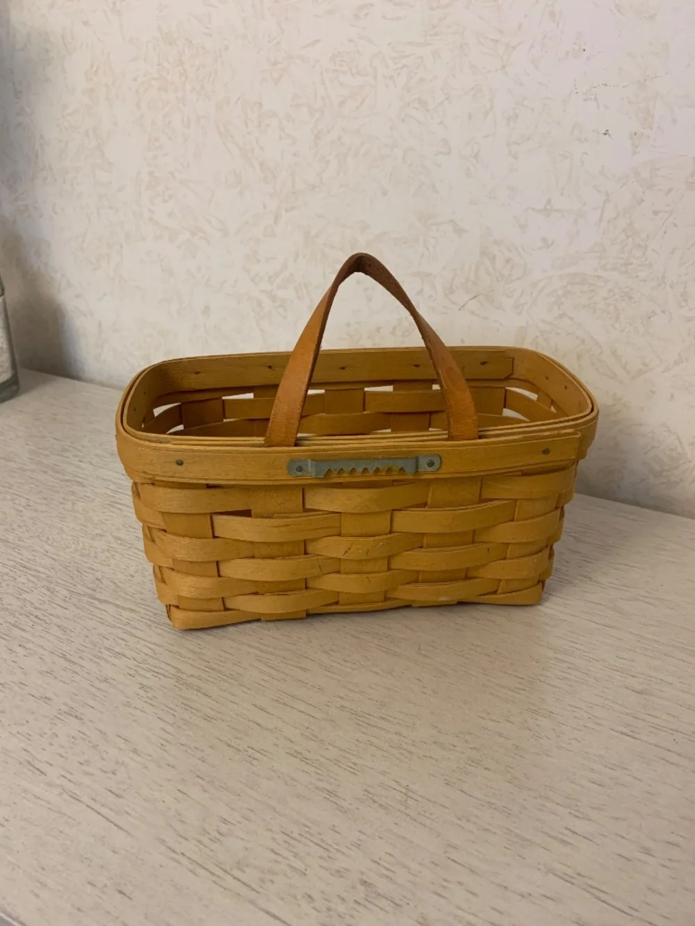 Beautiful Medium-Sized Hanging Longaberger Basket